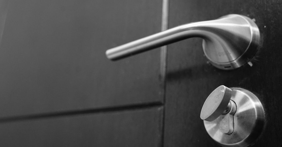 locksmith service technician — Morris Park Ave Locksmith Bronx